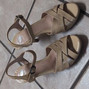 NWOT Nurture high heeled sandal